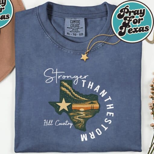 Vintage Pray for Texas Shirt - Image 4